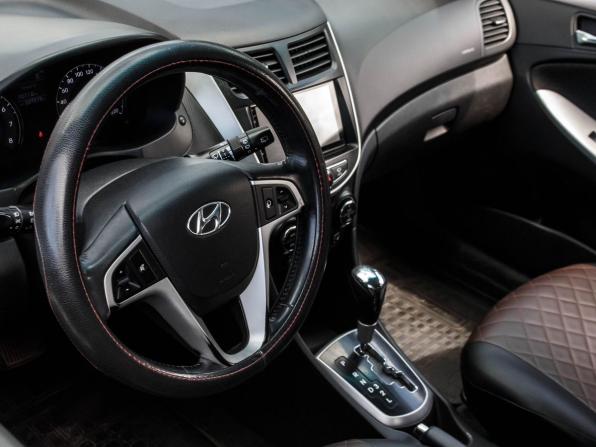 Hyundai Solaris I с пробегом 2013 года, цена 640 000 рублей, 227213 км, хэтчбек, Автокод Объявления