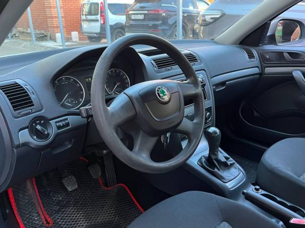 Skoda Octavia II (A5) Рестайлинг с пробегом 2012 года, цена 700 000 рублей, 87000 км, лифтбек, Автокод Объявления