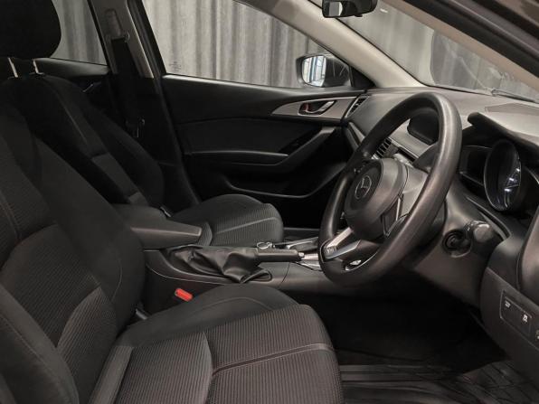 Mazda Axela III Рестайлинг с пробегом 2017 года, цена 1 270 000 рублей, 88732 км, хэтчбек, Автокод Объявления