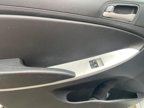 Hyundai Solaris I с пробегом 2013 года, цена 419 900 рублей, 247777 км, седан, Автокод Объявления