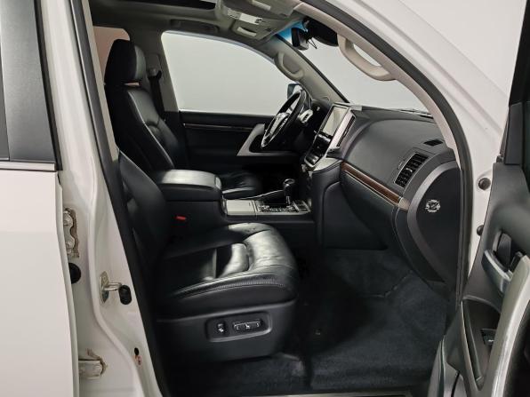 Toyota Land Cruiser 200 Series Рестайлинг 2 с пробегом 2016 года, цена 5 499 000 рублей, 254006 км, внедорожник, Автокод Объявления