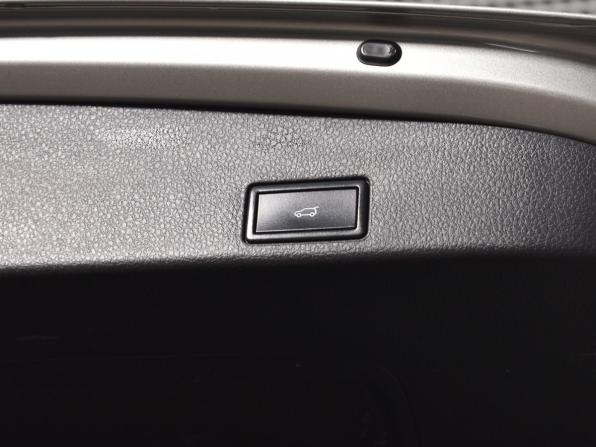 Volkswagen Touareg II Рестайлинг с пробегом 2015 года, цена 3 334 995 рублей, 170900 км, внедорожник, Автокод Объявления