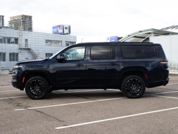 Jeep Wagoneer WS с пробегом 2024 года, цена 13 590 000 рублей, 8242 км, внедорожник, Автокод Объявления
