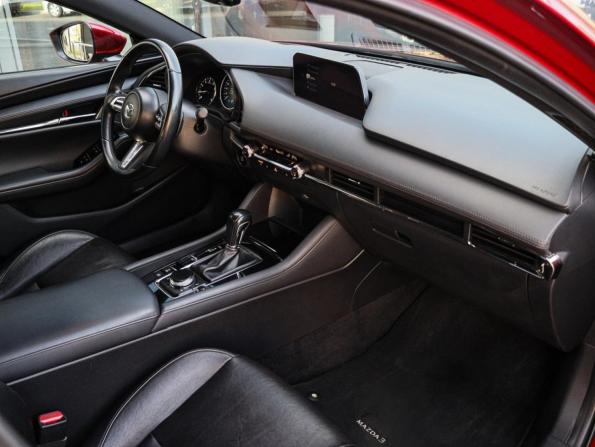 Mazda 3 IV (BP) с пробегом 2019 года, цена 2 315 000 рублей, 72154 км, хэтчбек, Автокод Объявления