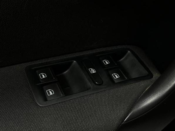 Volkswagen Polo V Рестайлинг с пробегом 2017 года, цена 1 270 000 рублей, 154099 км, седан, Автокод Объявления