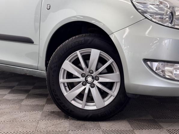 Skoda Fabia II Рестайлинг с пробегом 2011 года, цена 900 000 рублей, 111207 км, хэтчбек, Автокод Объявления