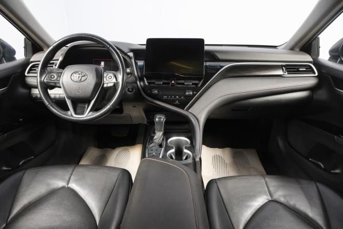 Toyota Camry VIII (XV70) Рестайлинг с пробегом 2023 года, цена 3 929 000 рублей, 43800 км, седан, Автокод Объявления