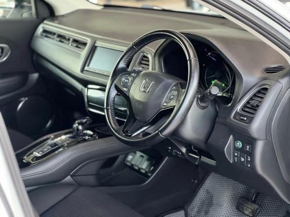 Honda Vezel I с пробегом 2016 года, цена 1 695 000 рублей, 96045 км, внедорожник, Автокод Объявления