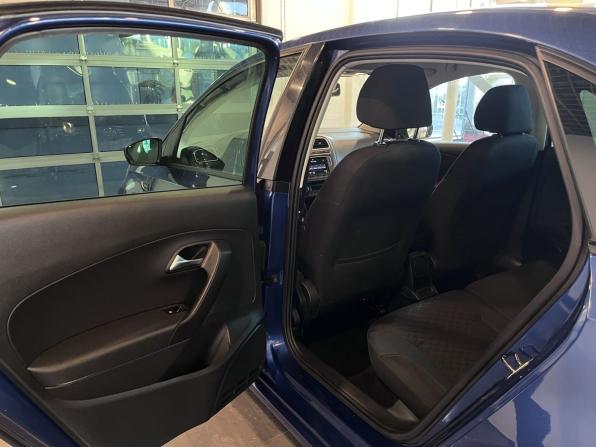 Volkswagen Polo V Рестайлинг с пробегом 2019 года, цена 1 365 000 рублей, 141471 км, седан, Автокод Объявления