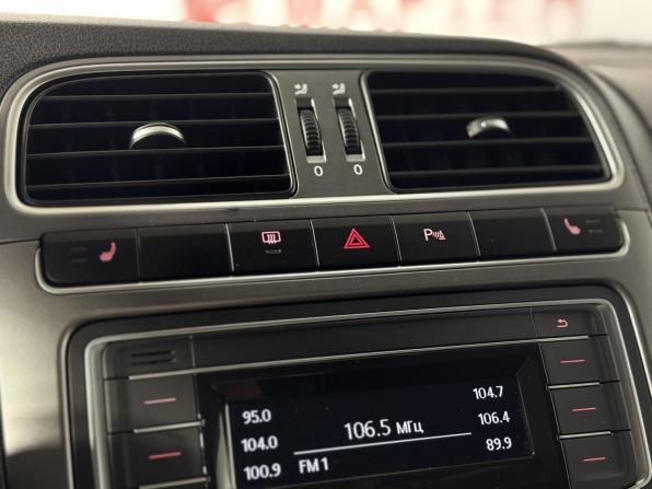 Volkswagen Polo V Рестайлинг с пробегом 2019 года, цена 1 079 000 рублей, 161604 км, седан, Автокод Объявления