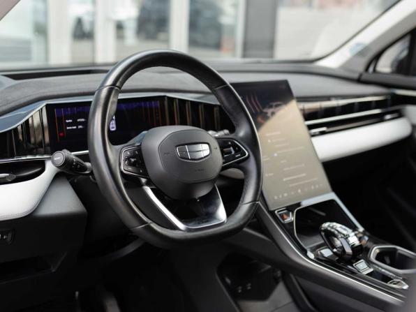 Geely Atlas II с пробегом 2023 года, цена 2 570 000 рублей, 49334 км, внедорожник, Автокод Объявления