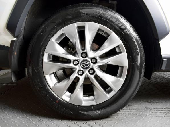 Toyota Wildlander I с пробегом 2021 года, цена 3 199 995 рублей, 77786 км, внедорожник, Автокод Объявления