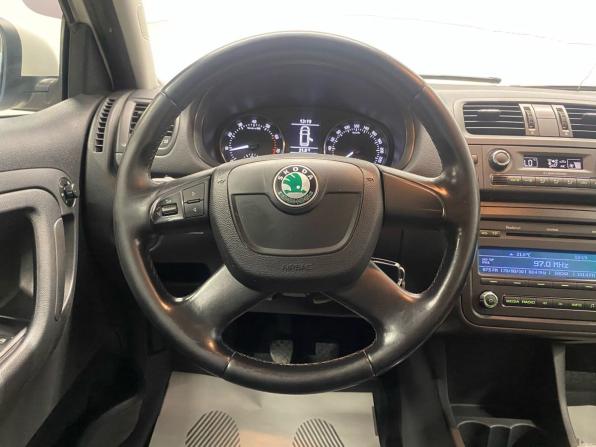 Skoda Fabia II Рестайлинг с пробегом 2011 года, цена 579 000 рублей, 216000 км, хэтчбек, Автокод Объявления