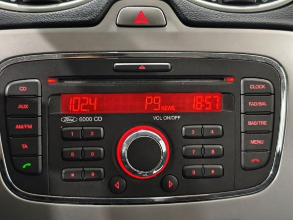 Ford Focus II Рестайлинг с пробегом 2010 года, цена 595 000 рублей, 217571 км, седан, Автокод Объявления