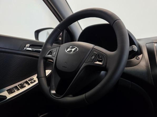 Hyundai Solaris I с пробегом 2011 года, цена 650 000 рублей, 170286 км, седан, Автокод Объявления