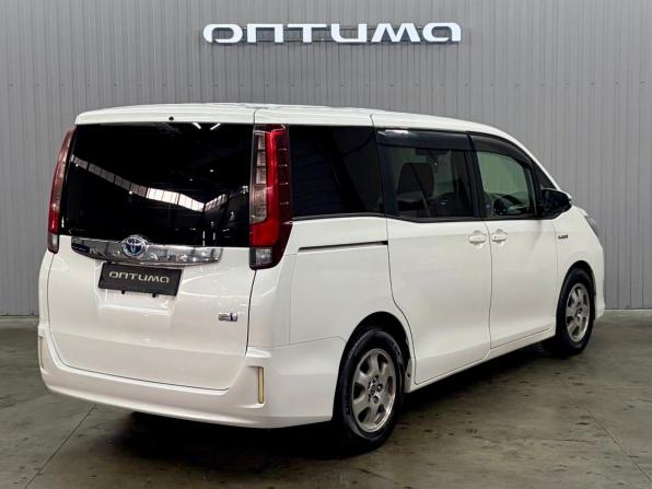 Toyota Noah III (R80) с пробегом 2016 года, цена 2 000 000 рублей, 237952 км, минивэн, Автокод Объявления