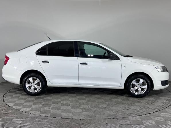 Skoda Rapid I с пробегом 2016 года, цена 1 045 000 рублей, 107609 км, лифтбек, Автокод Объявления