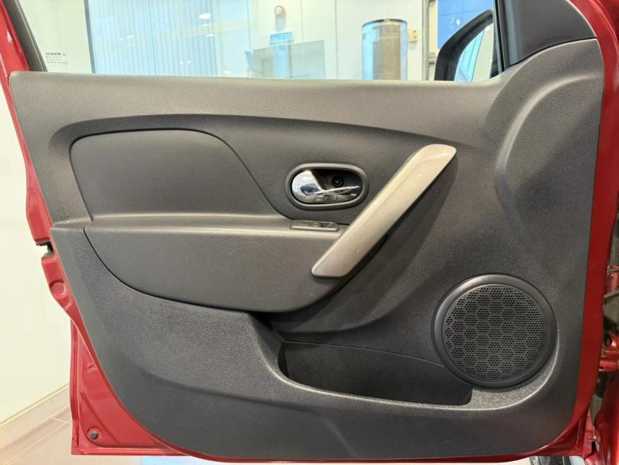 Renault Sandero II Рестайлинг Подольск  - изображение 11
