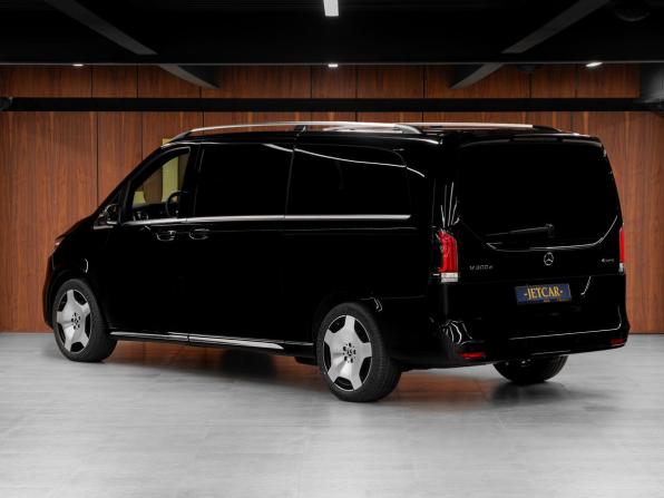 Mercedes-Benz V-Класс III (W447) Рестайлинг 2 с пробегом 2026 года, цена 14 600 000 рублей, 16 км, минивэн, Автокод Объявления
