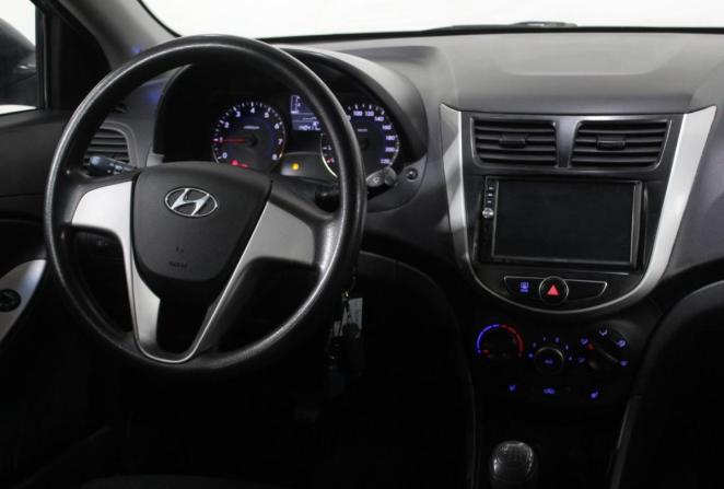 Hyundai Solaris I с пробегом 2014 года, цена 980 000 рублей, 140411 км, седан, Автокод Объявления