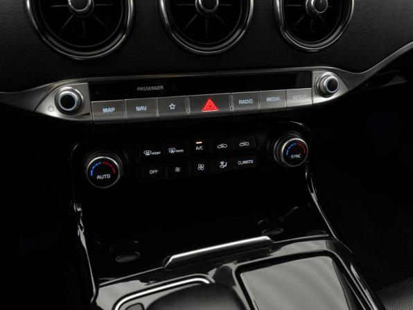 Kia Stinger I Рестайлинг с пробегом 2021 года, цена 2 850 000 рублей, 75542 км, лифтбек, Автокод Объявления
