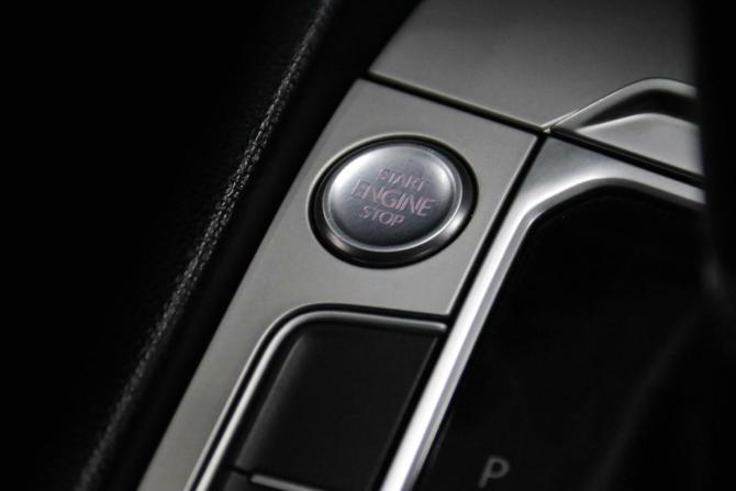 Volkswagen Passat B8 с пробегом 2016 года, цена 1 580 650 рублей, 173394 км, седан, Автокод Объявления