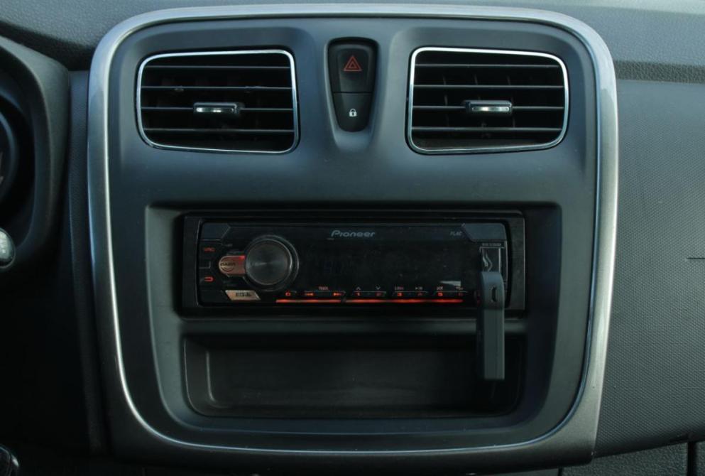 Renault Logan II Рестайлинг Саратов  - изображение 18