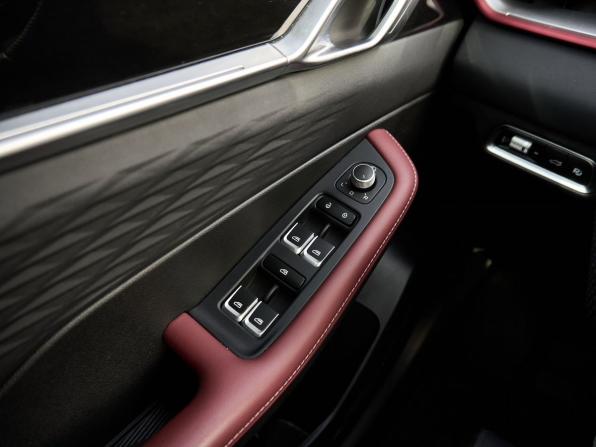Geely Coolray I Рестайлинг с пробегом 2023 года, цена 2 149 000 рублей, 31251 км, внедорожник, Автокод Объявления