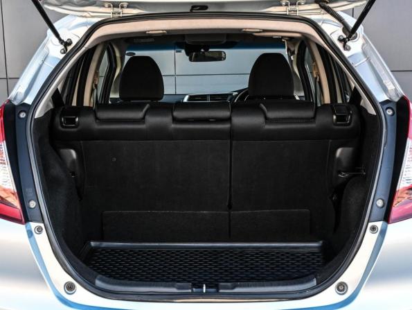 Honda Fit III Рестайлинг с пробегом 2019 года, цена 1 124 000 рублей, 123244 км, хэтчбек, Автокод Объявления