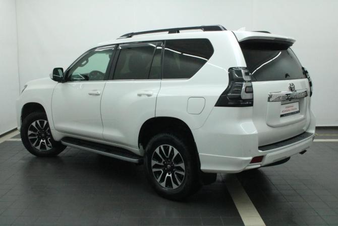 Toyota Land Cruiser Prado 150 Series Рестайлинг 2 с пробегом 2019 года, цена 4 480 000 рублей, 320210 км, внедорожник, Автокод Объявления