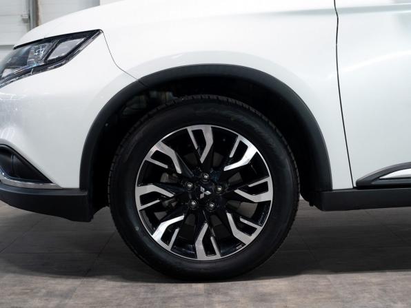 Mitsubishi Outlander III Рестайлинг 3 с пробегом 2020 года, цена 2 400 000 рублей, 53500 км, внедорожник, Автокод Объявления