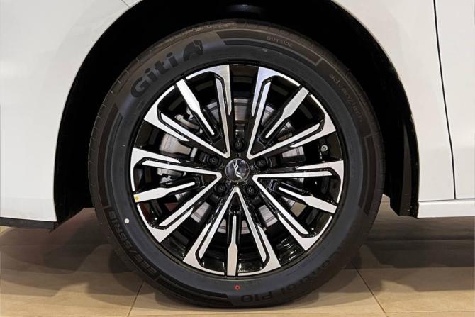 Новый JAC RF8 2026 года, цена 4 675 000 рублей, минивэн, Автокод Объявления