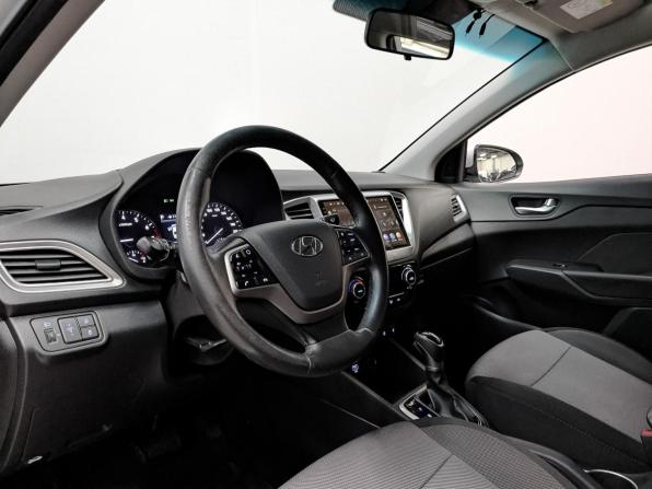Hyundai Solaris II с пробегом 2019 года, цена 1 315 000 рублей, 130757 км, седан, Автокод Объявления