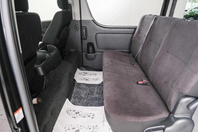 Toyota HiAce H200 Рестайлинг с пробегом 2014 года, цена 2 959 000 рублей, 330000 км, минивэн, Автокод Объявления