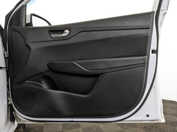 Hyundai Solaris II с пробегом 2018 года, цена 1 100 000 рублей, 167007 км, седан, Автокод Объявления