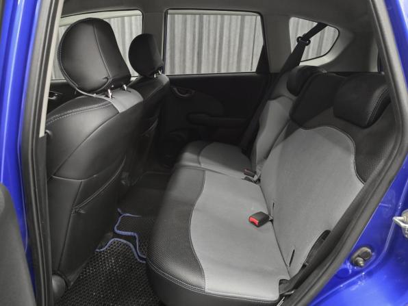 Honda Fit II с пробегом 2011 года, цена 730 000 рублей, 87000 км, хэтчбек, Автокод Объявления