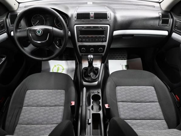 Skoda Octavia II (A5) Рестайлинг с пробегом 2009 года, цена 655 000 рублей, 261534 км, лифтбек, Автокод Объявления