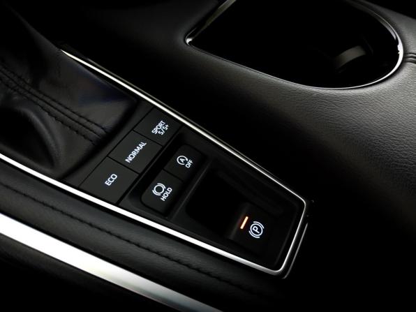 Toyota Avalon V с пробегом 2022 года, цена 3 500 000 рублей, 61953 км, седан, Автокод Объявления