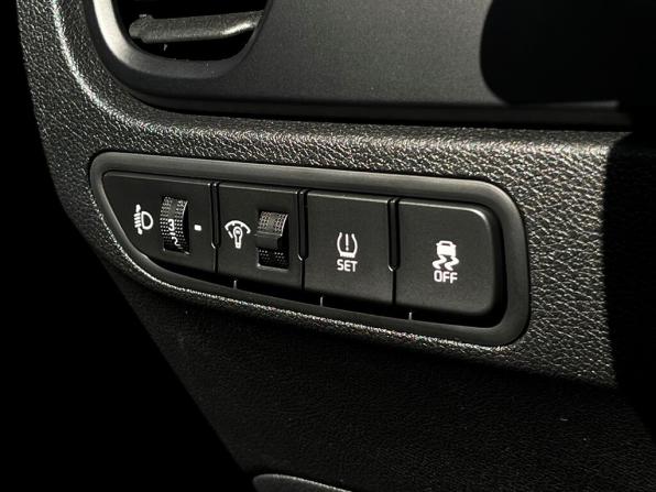 Kia Rio IV Рестайлинг с пробегом 2021 года, цена 1 680 600 рублей, 41825 км, седан, Автокод Объявления