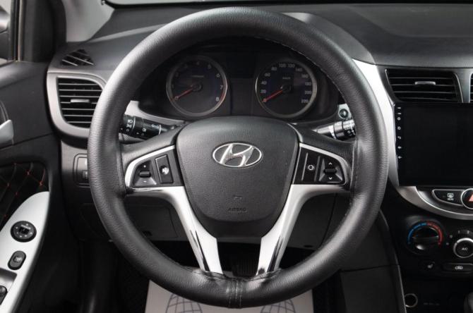 Hyundai Solaris I с пробегом 2012 года, цена 759 000 рублей, 172384 км, седан, Автокод Объявления