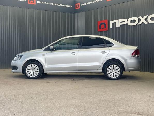 Volkswagen Polo V Рестайлинг с пробегом 2015 года, цена 977 000 рублей, 111947 км, седан, Автокод Объявления