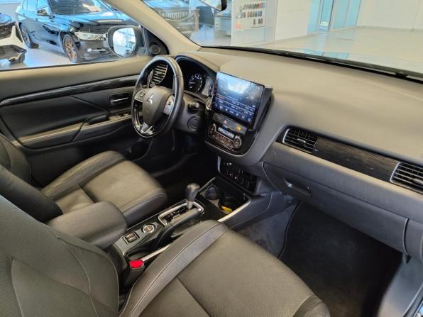 Mitsubishi Outlander III Рестайлинг 2 с пробегом 2017 года, цена 1 595 000 рублей, 170700 км, внедорожник, Автокод Объявления
