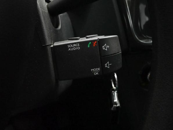 Renault Logan II Рестайлинг с пробегом 2021 года, цена 1 380 000 рублей, 69779 км, седан, Автокод Объявления