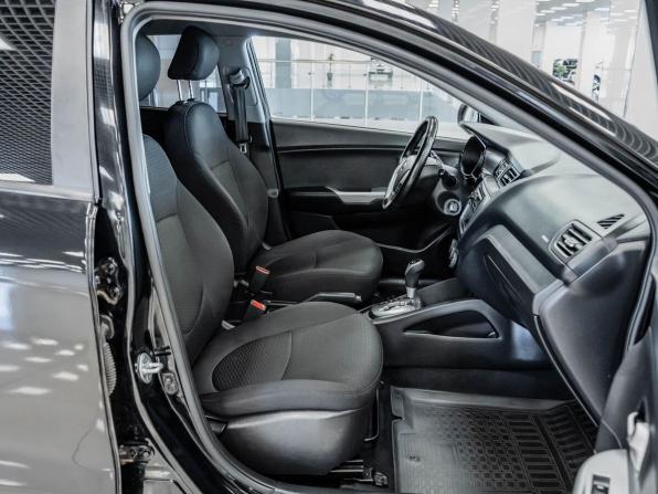 Kia Rio III Рестайлинг с пробегом 2015 года, цена 1 017 000 рублей, 85561 км, хэтчбек, Автокод Объявления