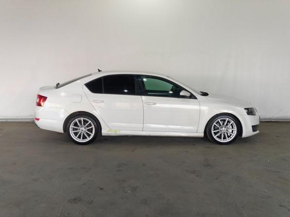 Skoda Octavia III (A7) с пробегом 2013 года, цена 1 085 000 рублей, 266455 км, лифтбек, Автокод Объявления