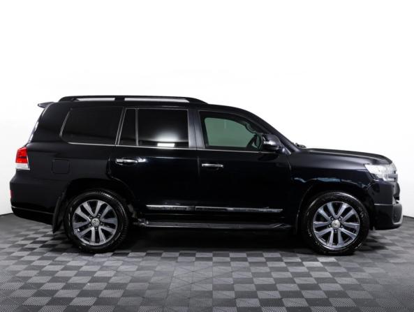 Toyota Land Cruiser 200 Series Рестайлинг 2 с пробегом 2018 года, цена 5 655 000 рублей, 334538 км, внедорожник, Автокод Объявления