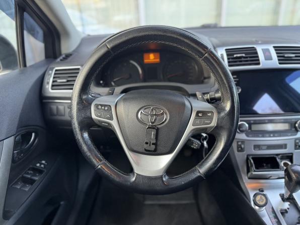 Toyota Avensis III Рестайлинг с пробегом 2012 года, цена 1 299 000 рублей, 239000 км, седан, Автокод Объявления