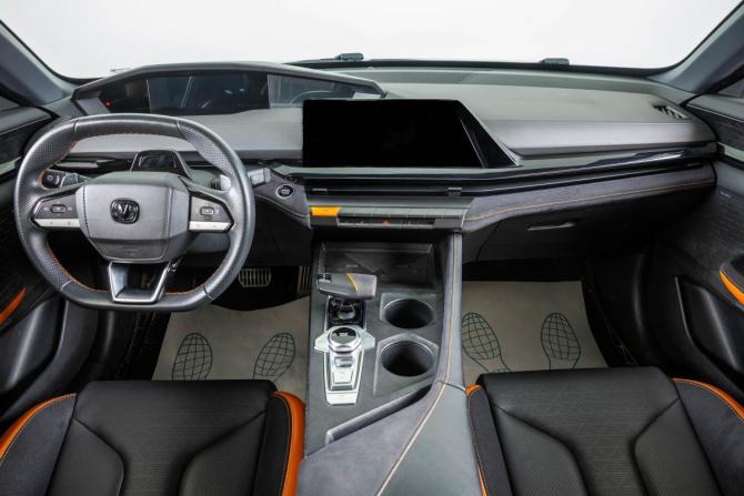 Changan UNI-V I с пробегом 2022 года, цена 2 659 000 рублей, 55000 км, лифтбек, Автокод Объявления