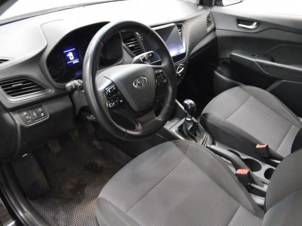 Hyundai Solaris II с пробегом 2018 года, цена 906 000 рублей, 230448 км, седан, Автокод Объявления