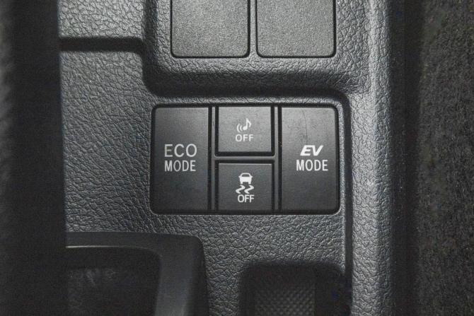 Toyota Corolla XI (E160 E170) Рестайлинг 2 с пробегом 2019 года, цена 1 409 000 рублей, 193000 км, универсал, Автокод Объявления